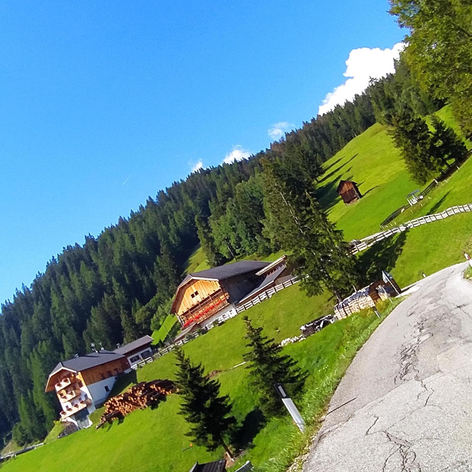 Agriturismo Luech Picedac لا فالي المظهر الخارجي الصورة