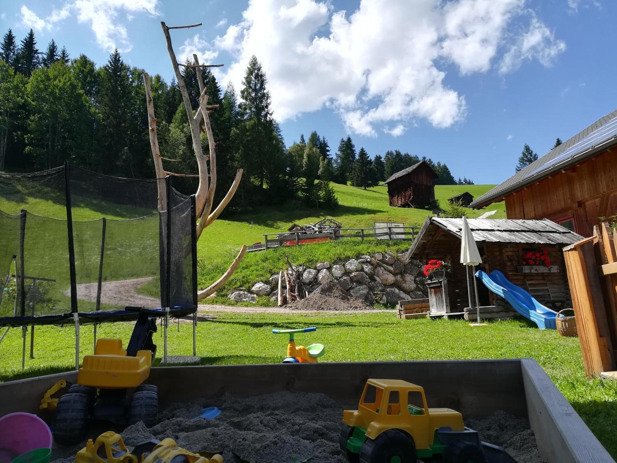 Agriturismo Luech Picedac لا فالي المظهر الخارجي الصورة
